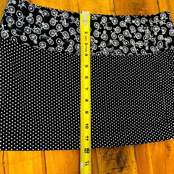 Sweet Spot Skirt, reversible/adjustable skirt, bike pattern. - Picture 4 of 6